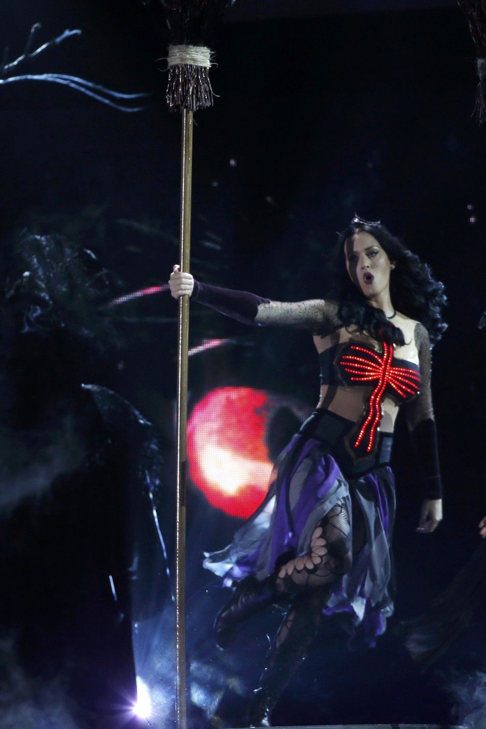 Katy Perry performs quotDark Horsequot at the 56th annual Grammy Awards in Los Angeles, California January 26, 2014.    REUTERSMario Anzuoni UNITED STATES  - Tags ENTERTAINMENT  GRAMMYS-SHOW