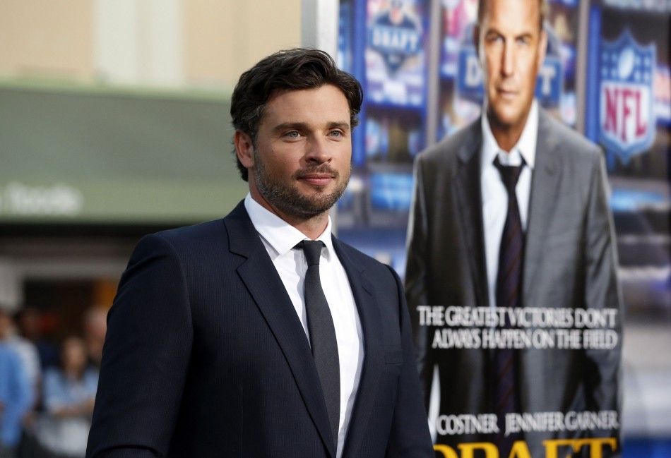 Tom Welling poses at the premiere of quotDraft Dayquot in Los Angeles