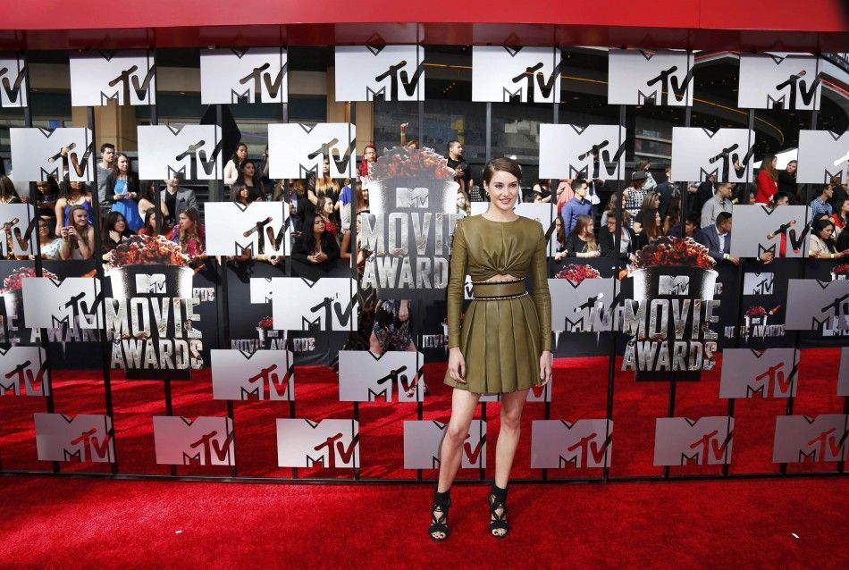 Shailene Woodley arrives at the 2014 MTV Movie Awards in Los Angeles