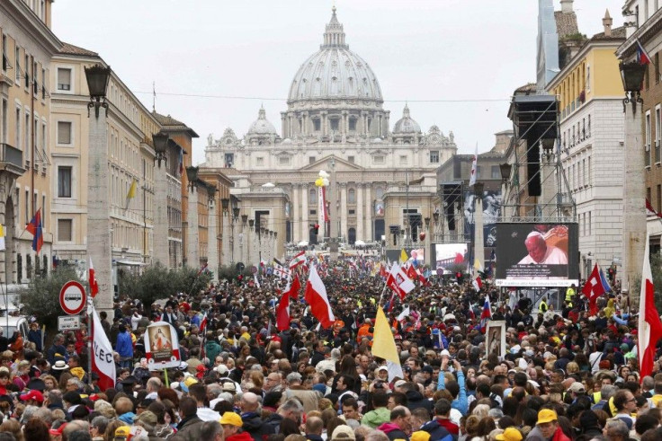 Vatican crowd