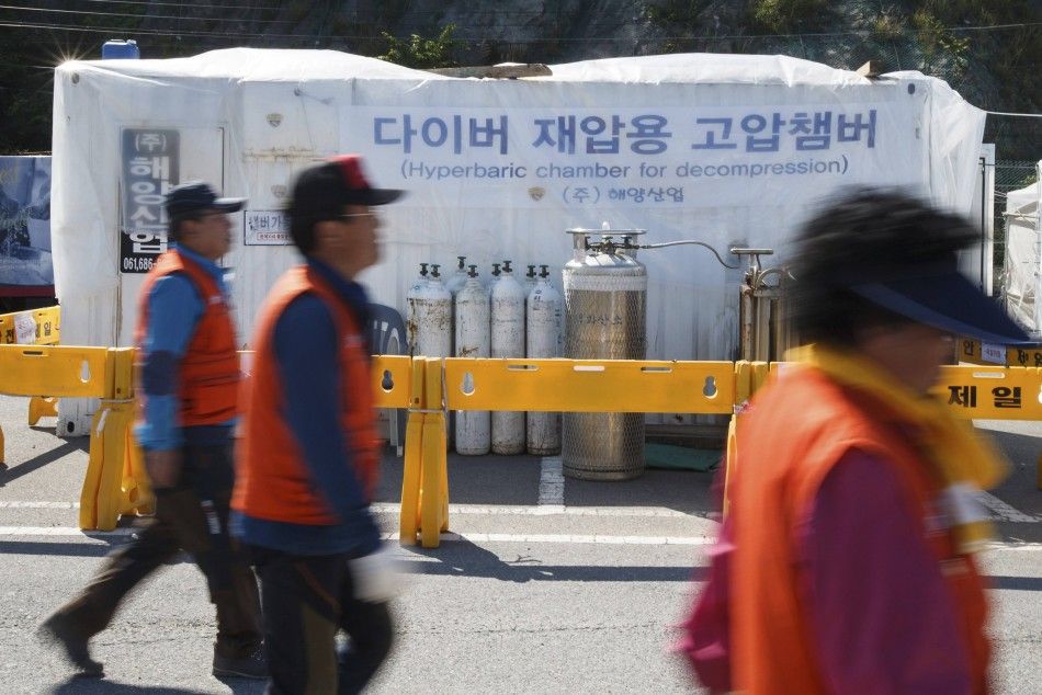 A hyperbaric chamber is seen at a port at a port where family members of missing passengers of the sunken passenger ship Sewol are gathered in Jindo May 6, 2014. A civilian diver taking part in the search for those missing from a recently sunken ferry die