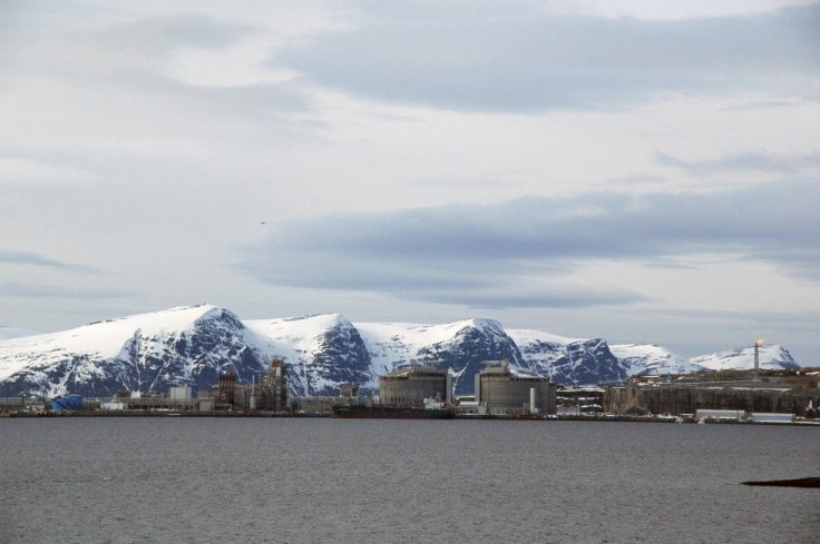 A view shows the Statoil-operated Snoehvit liquefied natural gas (LNG) plant on Melkoeya island near Hammerfest in this April 22, 2013 file photo. Norway's energy boom is tailing off years ahead of expectations, exposing an economy unprepared for life aft