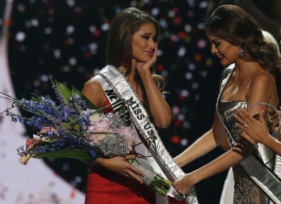 Miss Universe 2013 Gabriela Isler R And Miss Nevada Nia Sanchez