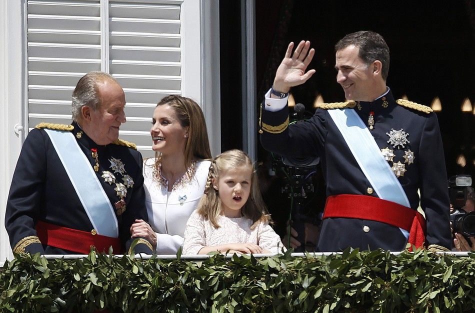Spains new King Felipe VI, his wife Queen Letizia, Princess Leonor and King Juan Carlos