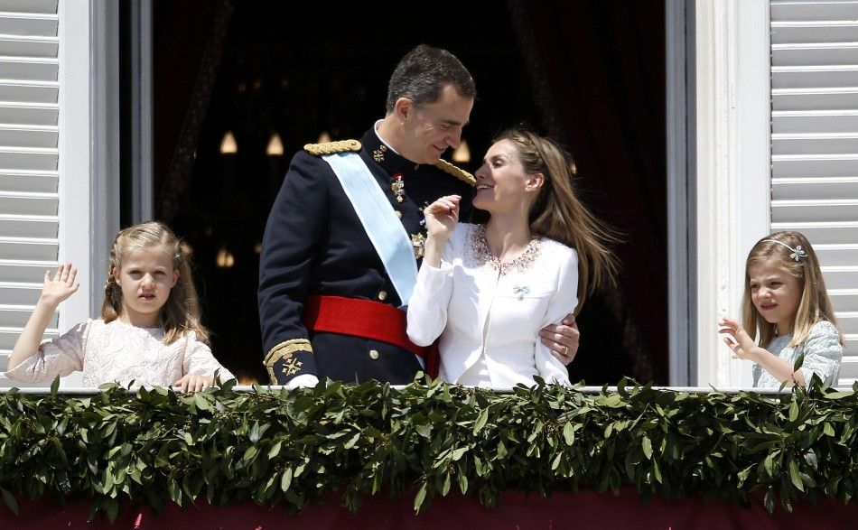 Spains new King Felipe VI, his wife Queen Letizia, Princess Sofia and Princess Leonor L 