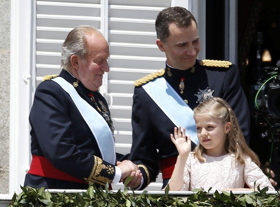 Spains new King Felipe VI, Princess Leonor and King Juan Carlos