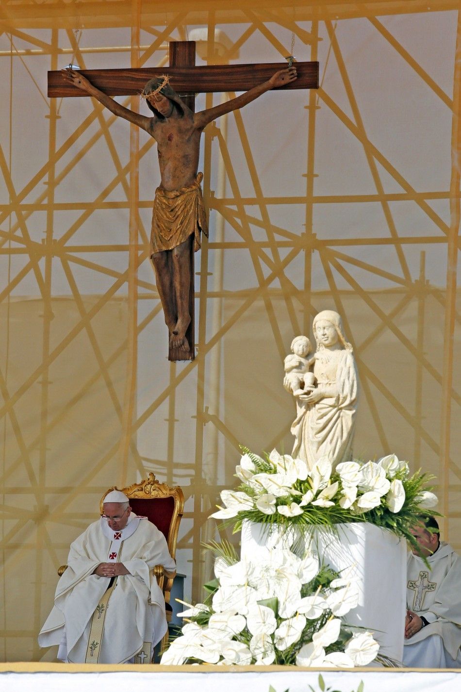 Pope Francis leads a mass in Sibari, southern Italy, June 21, 2014. REUTERSGiampiero Sposito ITALY - Tags RELIGION