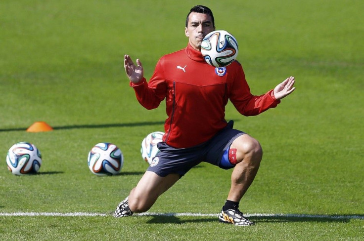 Chile&#039;s Esteban Paredes control a ball as attends a training session at the Palmeiras training center at Sao Paulo city
