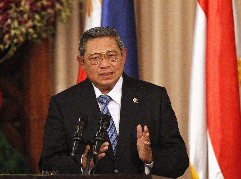 Visiting Indonesian President Susilo Bambang Yudhoyono gestures as he delivers a speech during his visit at the presidential palace in Manila May 23, 2014.  REUTERSRomeo Ranoco