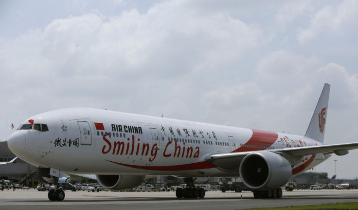 Air China&#039;s inaugural flight from Beijing to Washington arrives at Dulles International Airport in Virginia June 10, 2014. REUTERS/Gary Cameron (UNITED STATES - Tags: TRANSPORT BUSINESS)
