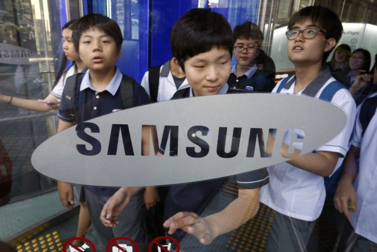 Students Walk Out Of Samsung Electronics' Headquarters In Seoul 