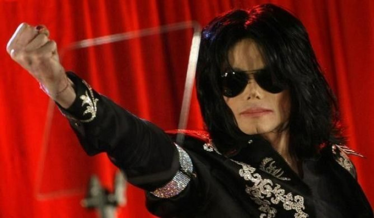 U.S. pop star Michael Jackson gestures during a news conference
