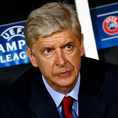 Arsenal&#039;s coach Arsene Wenger is pictured during the first leg of their Champions League qualifying soccer match against Besiktas at Ataturk Olympic stadium in Istanbul August 19, 2014.