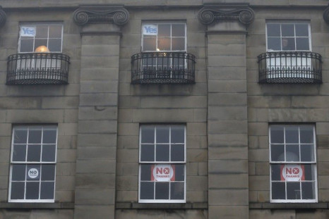 Opposing yes and no signs are seen in Edinburgh, Scotland, September 15, 2014. The referendum on Scottish independence will take place on September 18, when Scotland will vote whether or not to end the 307-year-old union with the rest of the United Kingdo