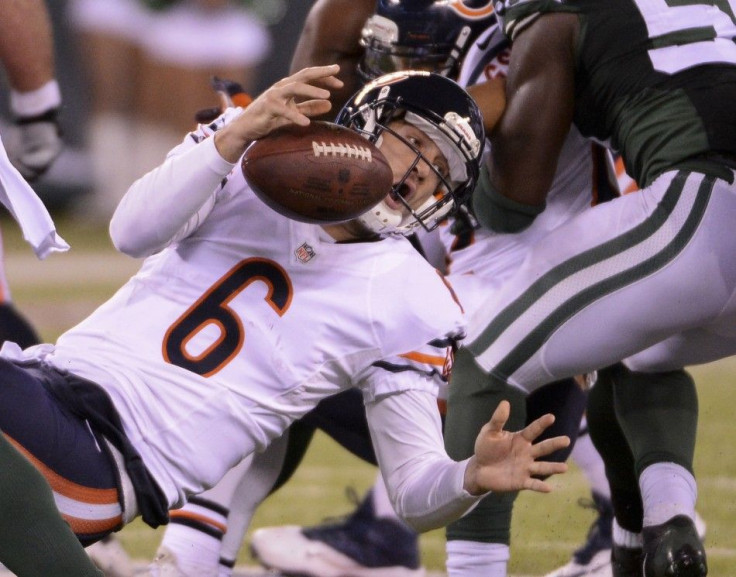 Chicago Bears quarterback Jay Cutler fumbles 