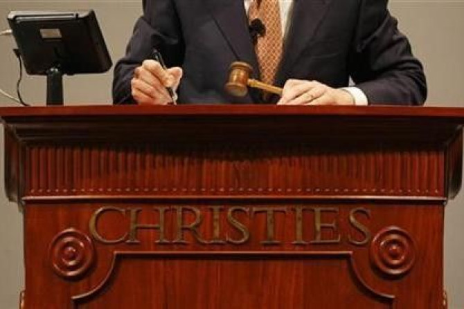An auctioneer of Christie&#039;s conducts a sales session in Hong Kong