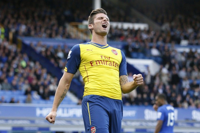 Arsenal&#039;s Olivier Giroud reacts after a missed opportunity to score during their English Premier League soccer match against Everton at Goodison Park in Liverpool, northern England August 23, 2014.