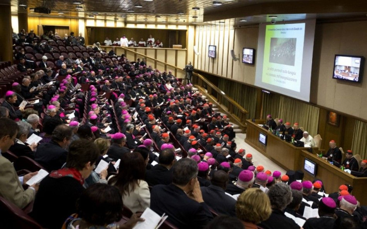 Pope Francis leads the synod of bishops in Paul VI&#039;s hall at the Vatican October 6, 2014. Pope Francis opened a global Roman Catholic assembly on Sunday showing his apparent irritation with Church leaders who have waged a sometimes bitter public batt