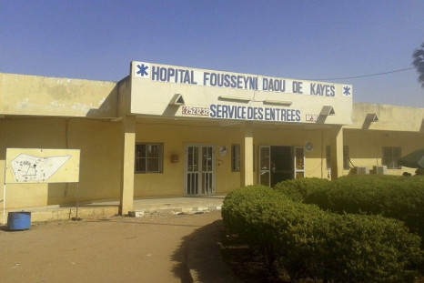 A view of the entrance to Dousseyni Daou Hospital in Kayes October 25, 2014. A two-year-old girl who was Mali&#039;s first case of Ebola died on Friday, shortly after the World Health Organization warned that many people had potentially been exposed to th
