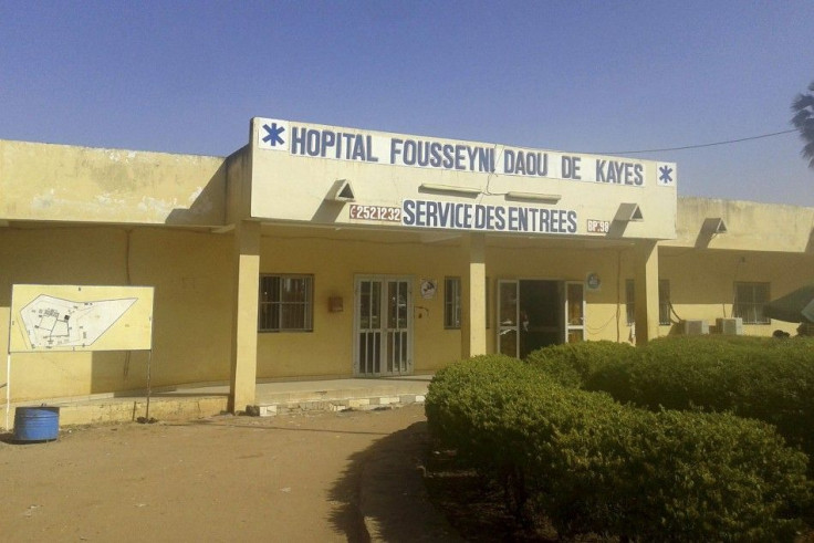 A view of the entrance to Dousseyni Daou Hospital in Kayes October 25, 2014. A two-year-old girl who was Mali&#039;s first case of Ebola died on Friday, shortly after the World Health Organization warned that many people had potentially been exposed to th