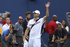 Andy Roddick of the U.S. acknowledges the crowd after his defeat to Juan Martin Del Potro of Argentina in their men&#039;s singles match at the U.S. Open tennis tournament in New York September 5, 2012. REUTERS/Adam Hunge