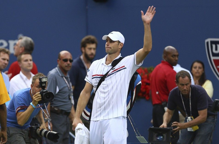 Andy Roddick of the U.S. acknowledges the crowd after his defeat to Juan Martin Del Potro of Argentina in their men&#039;s singles match at the U.S. Open tennis tournament in New York September 5, 2012. REUTERS/Adam Hunge