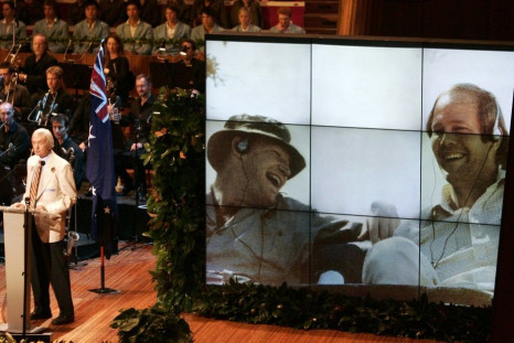 Benaud During A Memorial Service For Kerry Packer