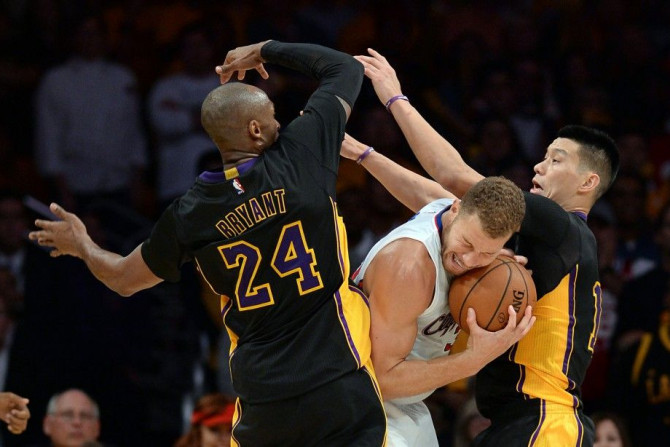Kobe Bryant and Jeremy Lin defends