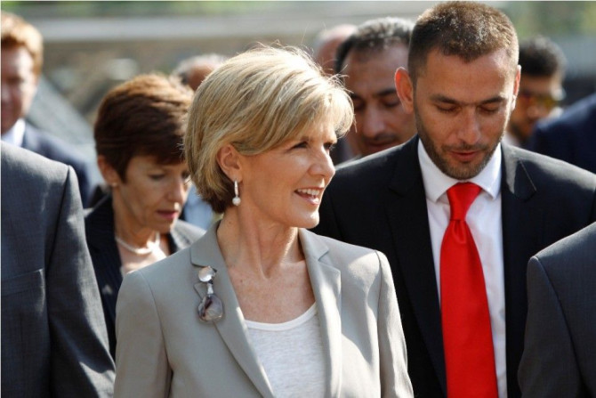 Australia&#039;s Foreign Minister Julie Bishop walks with her Iraqi counterpart Ibrahim al-Jaafari
