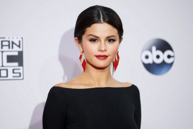 Gomez During The 42nd American Music Awards In Los Angeles