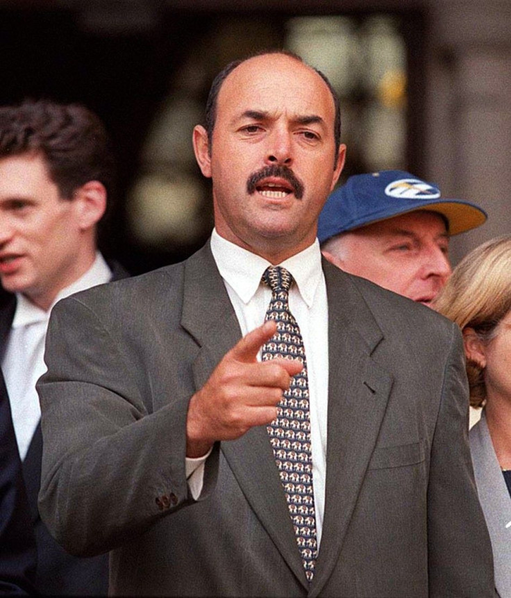 A British appeal court on Thursday overturned an 85,000 pounds ($125,300) libel award given to former Liverpool goalkeeper Bruce Grobbelaar after newspaper allegations of match-fixing. Grobbelaar leaves London&#039;s High Court after winning the original 