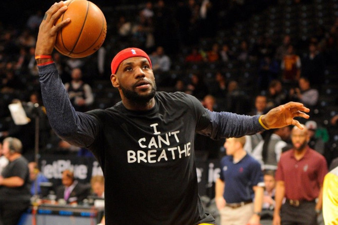 Cleveland Cavaliers forward LeBron James (23) wears an &quot; I Can't Breathe&quot; t-shirt during warm ups prior to the game against the Brooklyn Nets at Barclays Center.