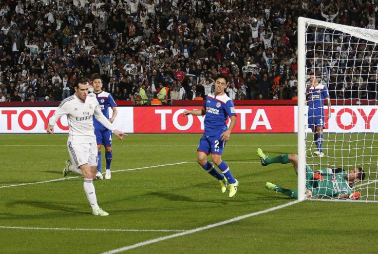 Gareth Bale (L) of Spain&#039;s Real Madrid celebrates after scoring a goal against Mexico&#039;s Cruz Azul during their semi-final soccer match in FIFA Club World Cup at Marrakech stadium December 16, 2014.