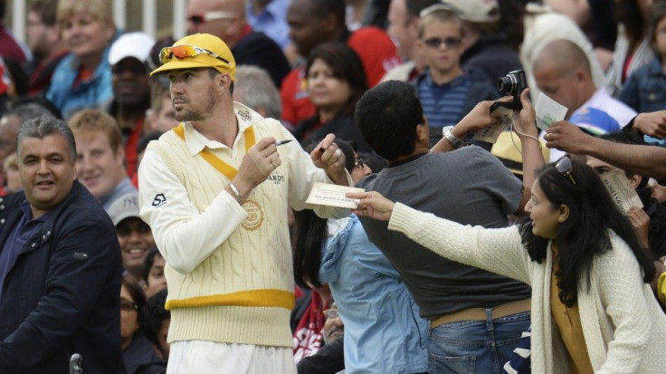 Rest of the World&#039;s Kevin Pietersen signs autographs during a cricket match against MCC to celebrate 200 years of Lord&#039;s at Lord&#039;s cricket ground in London, July 5, 2014.