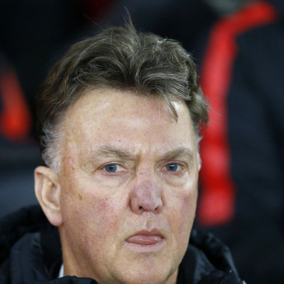 Manchester United manager Louis van Gaal takes his seat before their English Premier League soccer match against Southampton at St Mary&#039;s Stadium in Southampton, southern England December 8, 2014.