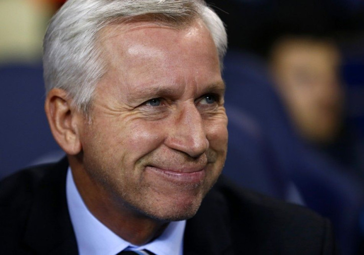Newcastle United&#039;s manager Alan Pardew smiles before their English League Cup quarter-final soccer match against Tottenham Hotspur at White Hart Lane in London December 17, 2014.