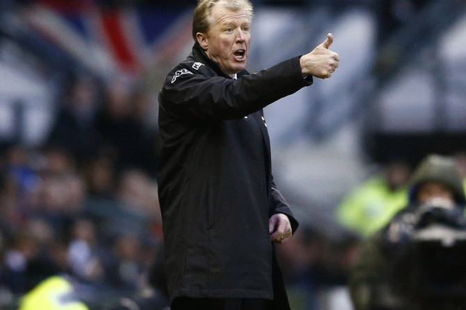 Derby County manager Steve McClaren gestures during their English FA Cup soccer match against Chelsea at the iPro Stadium in Derby, central England January 5, 2014.