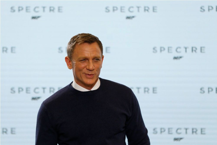 Daniel Craig Injured from Filming; Undergoes Knee Surgery