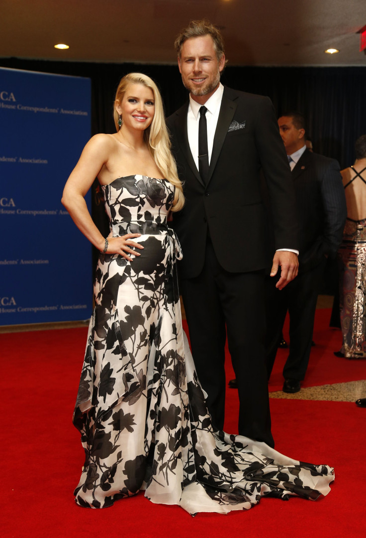 [7:38] Actors Jessica Simpson and Eric Johnson arrive on the red carpet at the annual White House Correspondents' Association Dinner
