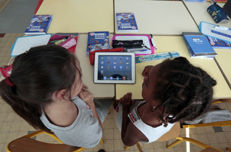Kids Sharing An iPad