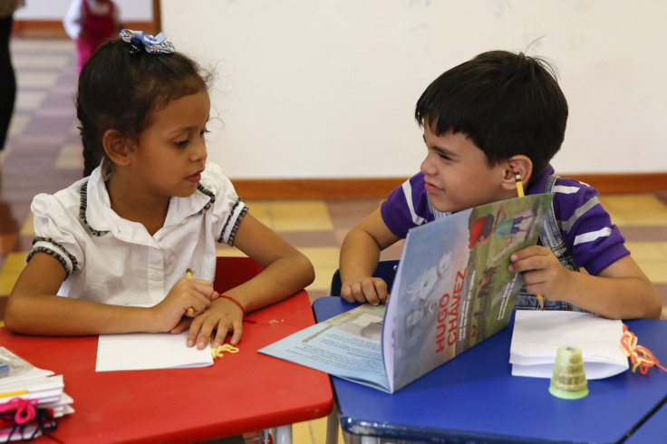 Kids reading