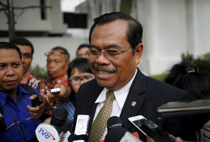 Indonesia's Attorney General Muhammad Prasetyo speaks to journalists about the upcoming executions at the Presidential Palace in Jakarta, Indonesia April 28, 2015.