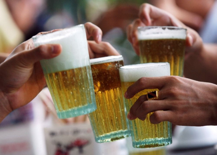 Men drinking beer