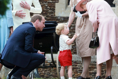 [15:28] Prince George of Cambridge talks to Queen Elizabeth