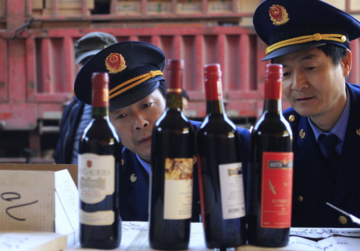 Chinese police checks fake alcohols