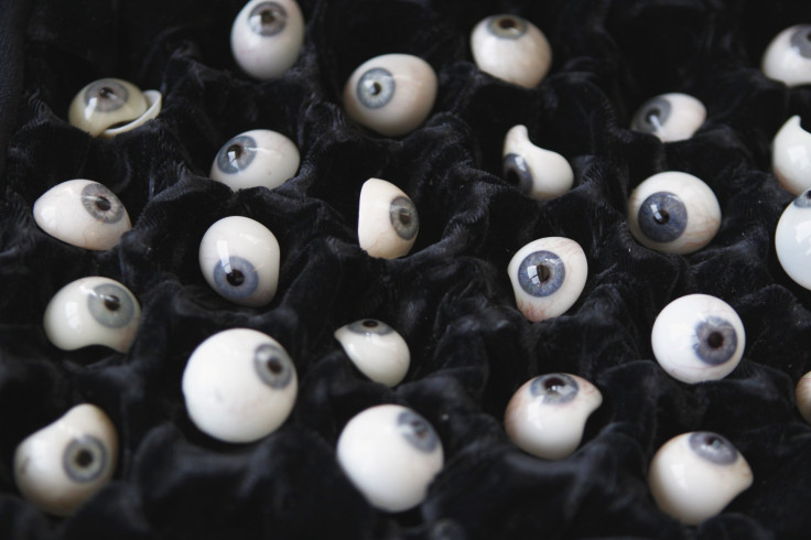 Prosthetic eyeballs