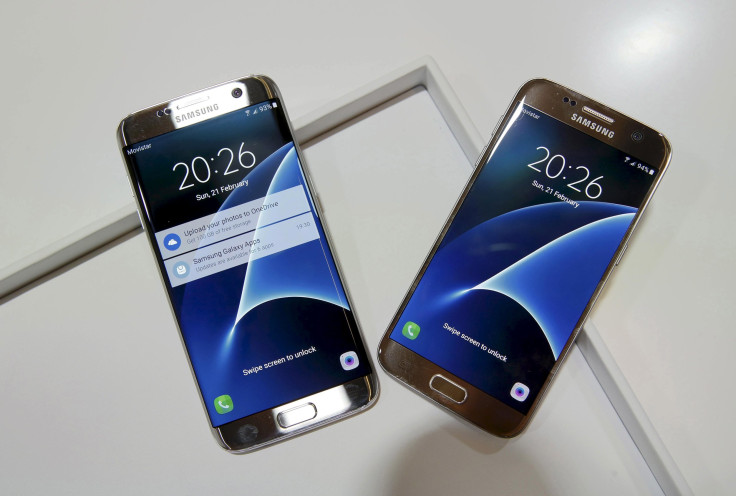 New Samsung S7 (R) and S7 edge smartphones are displayed after their unveiling ceremony at the Mobile World Congress in Barcelona, Spain, February 21, 2016. 