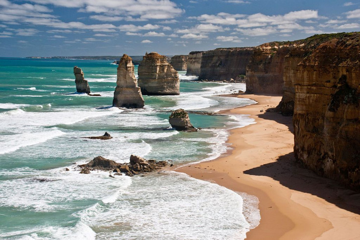 1024px-The_twelve_apostles_Victoria_Australia_2010