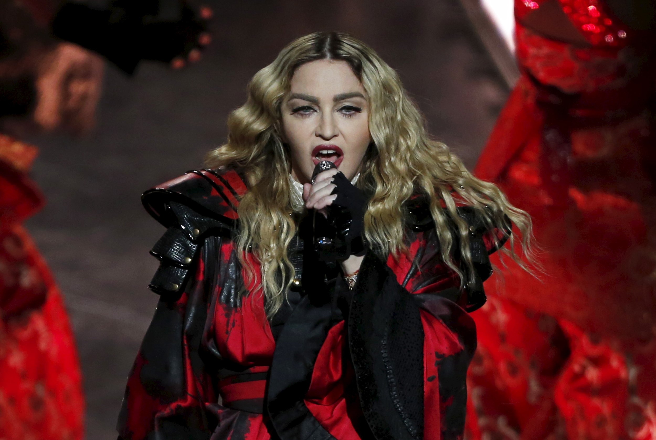 No Charges For Madonna After Exposing Teenagers Breast Onstage 