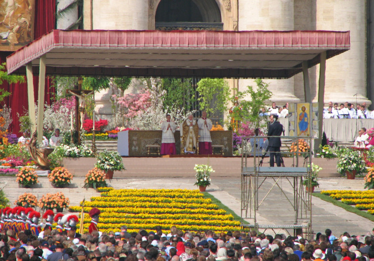 Georgian_icon_at_Saint_Peter's_Square,_The_Easter_Mass,_The_Pope_Benedict_XVI